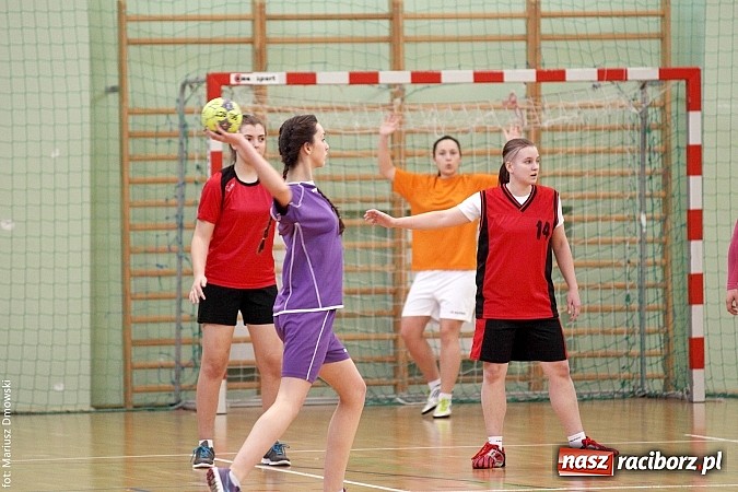 Zdjęcie w galerii na portalu naszraciborz.pl: Piłka Ręczna Dziewcząt Szk&oacute;ł Ponadgimnazjalnych wiadomości z regionu