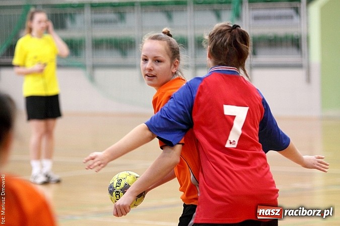 Zdjęcie w galerii na portalu naszraciborz.pl: Piłka Ręczna Dziewcząt Szk&oacute;ł Ponadgimnazjalnych wiadomości z regionu