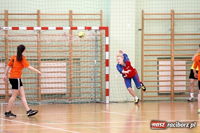 Zdjęcie w galerii na portalu naszraciborz.pl: Piłka Ręczna Dziewcząt Szk&oacute;ł Ponadgimnazjalnych wiadomości z regionu