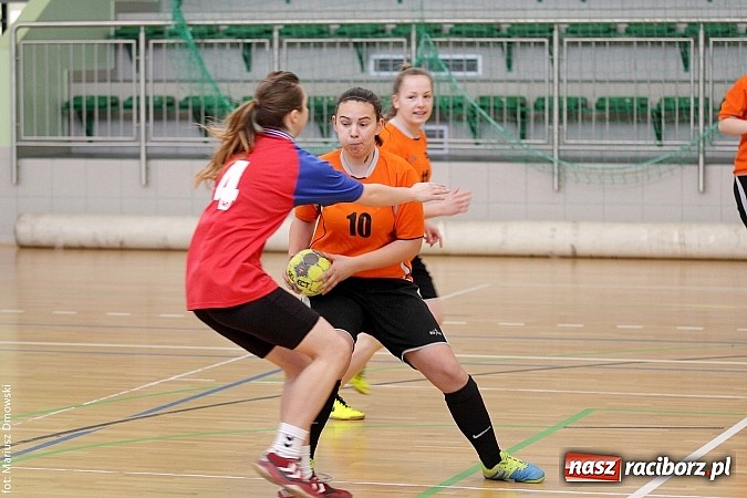 Zdjęcie w galerii na portalu naszraciborz.pl: Piłka Ręczna Dziewcząt Szk&oacute;ł Ponadgimnazjalnych wiadomości z regionu