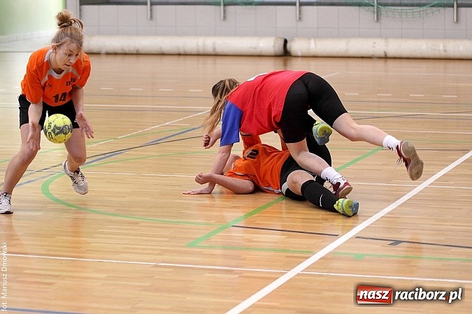 Zdjęcie w galerii na portalu naszraciborz.pl: Piłka Ręczna Dziewcząt Szk&oacute;ł Ponadgimnazjalnych wiadomości z regionu