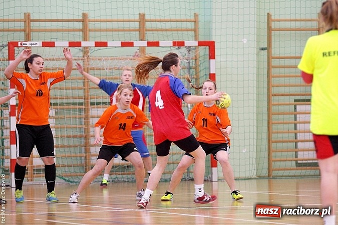 Zdjęcie w galerii na portalu naszraciborz.pl: Piłka Ręczna Dziewcząt Szk&oacute;ł Ponadgimnazjalnych wiadomości z regionu