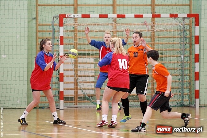Zdjęcie w galerii na portalu naszraciborz.pl: Piłka Ręczna Dziewcząt Szk&oacute;ł Ponadgimnazjalnych wiadomości z regionu
