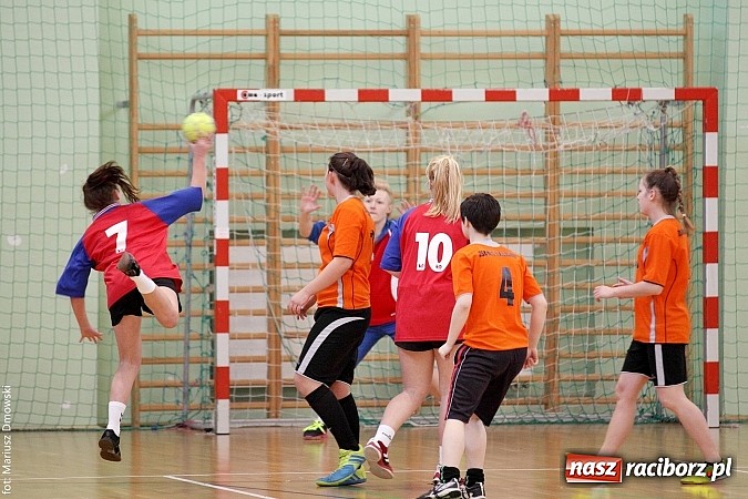 Zdjęcie w galerii na portalu naszraciborz.pl: Piłka Ręczna Dziewcząt Szk&oacute;ł Ponadgimnazjalnych wiadomości z regionu