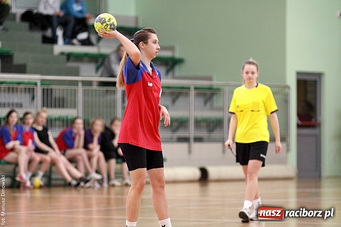 Zdjęcie w galerii na portalu naszraciborz.pl: Piłka Ręczna Dziewcząt Szk&oacute;ł Ponadgimnazjalnych wiadomości z regionu