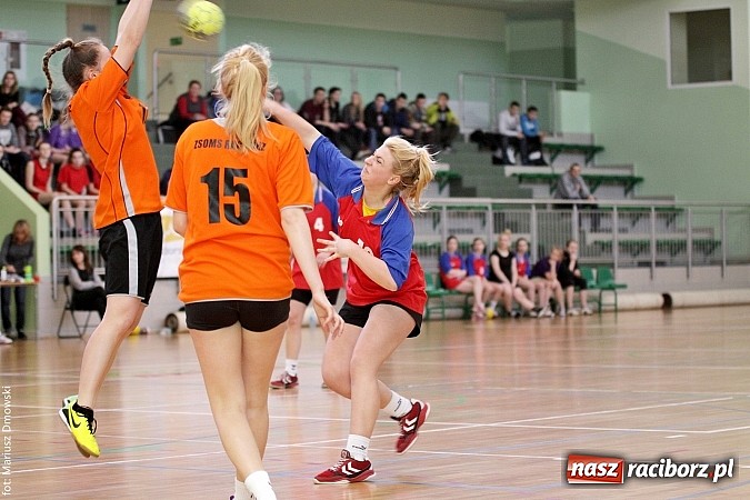 Zdjęcie w galerii na portalu naszraciborz.pl: Piłka Ręczna Dziewcząt Szk&oacute;ł Ponadgimnazjalnych wiadomości z regionu