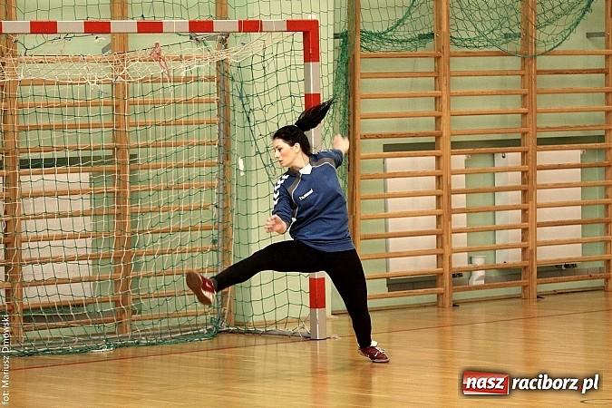 Zdjęcie w galerii na portalu naszraciborz.pl: Piłka Ręczna Dziewcząt Szk&oacute;ł Ponadgimnazjalnych wiadomości z regionu