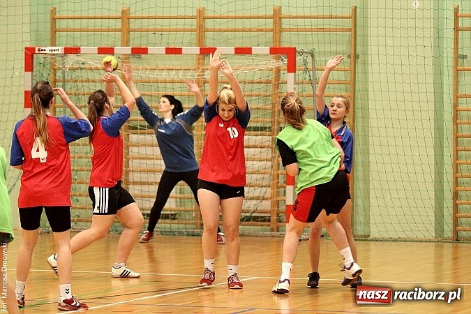 Zdjęcie w galerii na portalu naszraciborz.pl: Piłka Ręczna Dziewcząt Szk&oacute;ł Ponadgimnazjalnych wiadomości z regionu