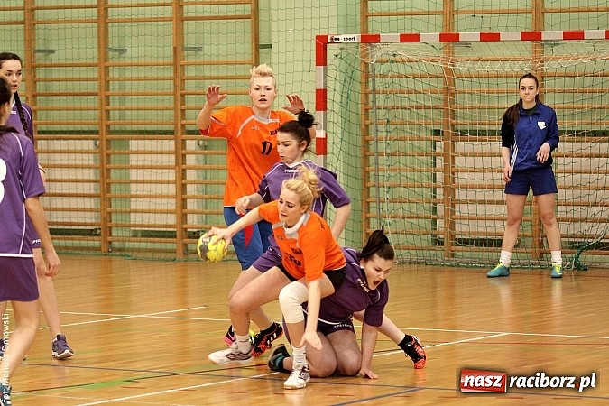 Zdjęcie w galerii na portalu naszraciborz.pl: Piłka Ręczna Dziewcząt Szk&oacute;ł Ponadgimnazjalnych wiadomości z regionu