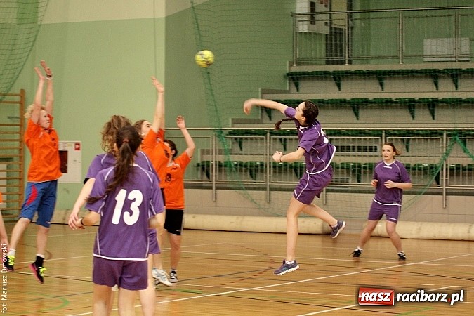 Zdjęcie w galerii na portalu naszraciborz.pl: Piłka Ręczna Dziewcząt Szk&oacute;ł Ponadgimnazjalnych wiadomości z regionu