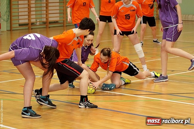 Zdjęcie w galerii na portalu naszraciborz.pl: Piłka Ręczna Dziewcząt Szk&oacute;ł Ponadgimnazjalnych wiadomości z regionu