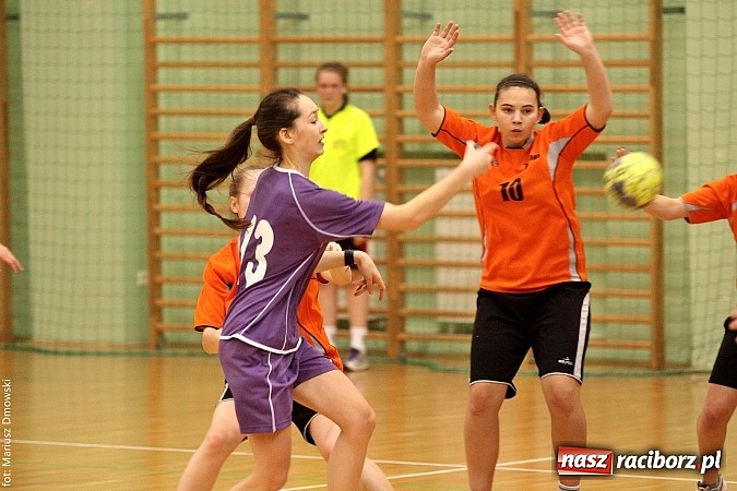 Zdjęcie w galerii na portalu naszraciborz.pl: Piłka Ręczna Dziewcząt Szk&oacute;ł Ponadgimnazjalnych wiadomości z regionu