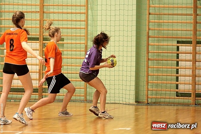 Zdjęcie w galerii na portalu naszraciborz.pl: Piłka Ręczna Dziewcząt Szk&oacute;ł Ponadgimnazjalnych wiadomości z regionu