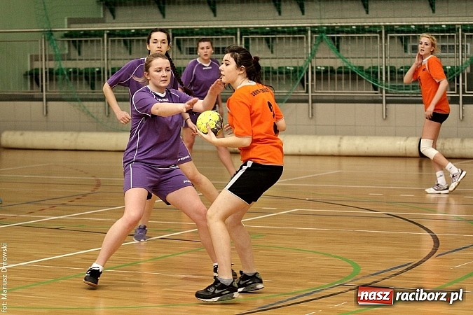 Zdjęcie w galerii na portalu naszraciborz.pl: Piłka Ręczna Dziewcząt Szk&oacute;ł Ponadgimnazjalnych wiadomości z regionu