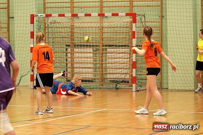 Zdjęcie w galerii na portalu naszraciborz.pl: Piłka Ręczna Dziewcząt Szk&oacute;ł Ponadgimnazjalnych wiadomości z regionu