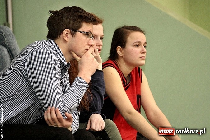 Zdjęcie w galerii na portalu naszraciborz.pl: Piłka Ręczna Dziewcząt Szk&oacute;ł Ponadgimnazjalnych wiadomości z regionu