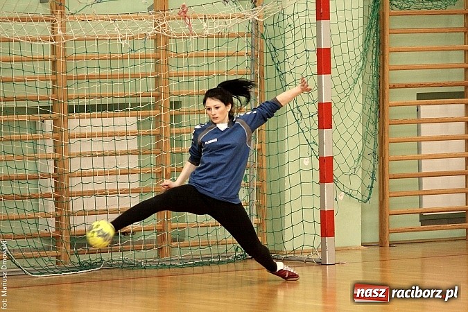 Zdjęcie w galerii na portalu naszraciborz.pl: Piłka Ręczna Dziewcząt Szk&oacute;ł Ponadgimnazjalnych wiadomości z regionu