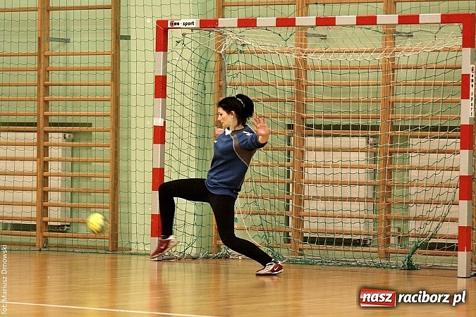 Zdjęcie w galerii na portalu naszraciborz.pl: Piłka Ręczna Dziewcząt Szk&oacute;ł Ponadgimnazjalnych wiadomości z regionu