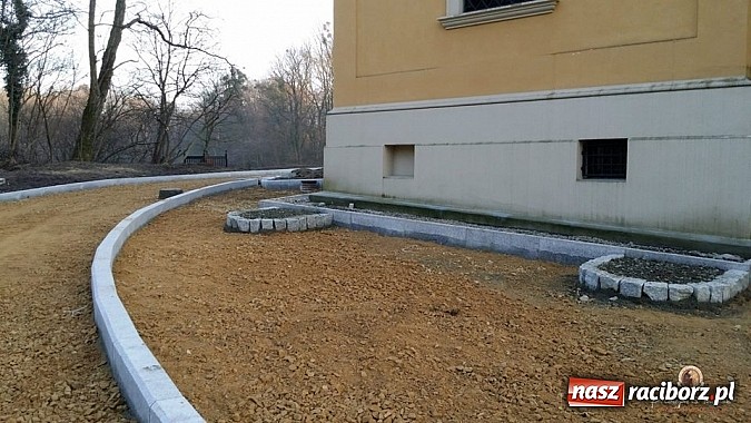 Zdjęcie w galerii na portalu naszraciborz.pl: Nowy trakt spacerowy przy starym opactwie w Rudach  wiadomości z regionu