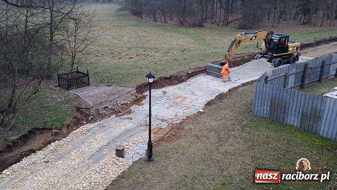 Zdjęcie w galerii na portalu naszraciborz.pl: Nowy trakt spacerowy przy starym opactwie w Rudach  wiadomości z regionu