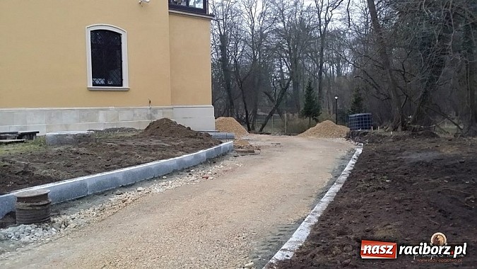 Zdjęcie w galerii na portalu naszraciborz.pl: Nowy trakt spacerowy przy starym opactwie w Rudach  wiadomości z regionu