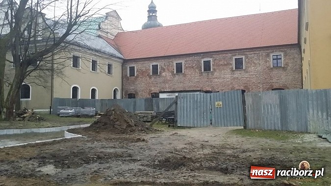 Zdjęcie w galerii na portalu naszraciborz.pl: Nowy trakt spacerowy przy starym opactwie w Rudach  wiadomości z regionu