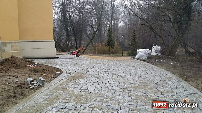 Zdjęcie w galerii na portalu naszraciborz.pl: Nowy trakt spacerowy przy starym opactwie w Rudach  wiadomości z regionu