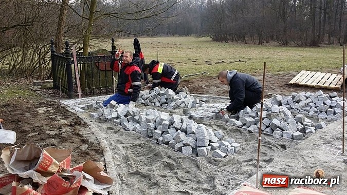 Zdjęcie w galerii na portalu naszraciborz.pl: Nowy trakt spacerowy przy starym opactwie w Rudach  wiadomości z regionu