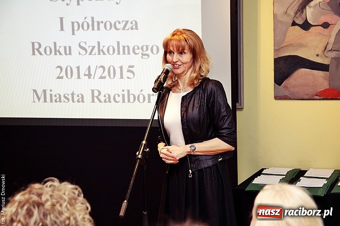 Zdjęcie w galerii na portalu naszraciborz.pl: Rozdanie dyplomów i stypendiów dla uczniów szkół podstawowych i gimnazjów  wiadomości z regionu