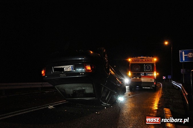 Zdjęcie w galerii na portalu naszraciborz.pl: Brawura na Gliwickiej. Dachowanie audi A4 wiadomości z regionu
