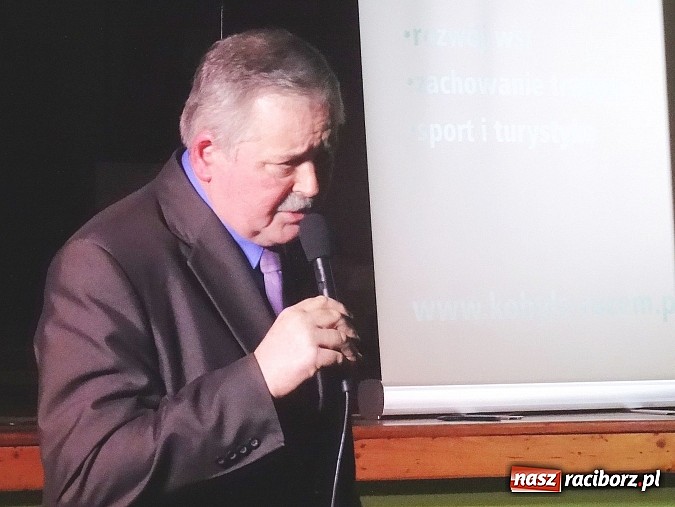 Zdjęcie w galerii na portalu naszraciborz.pl: Przy Okrągłym Stole – nie zawsze pospolite Polaków rozmowy w Kobyli  wiadomości z regionu