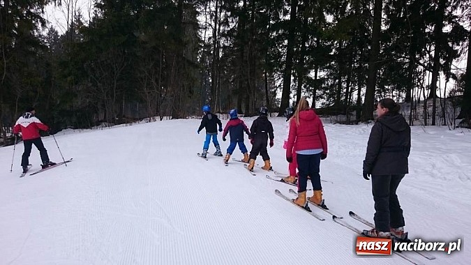 Zdjęcie w galerii na portalu naszraciborz.pl: Uczniowie z Pawłowa wyjechali na narty  wiadomości z regionu