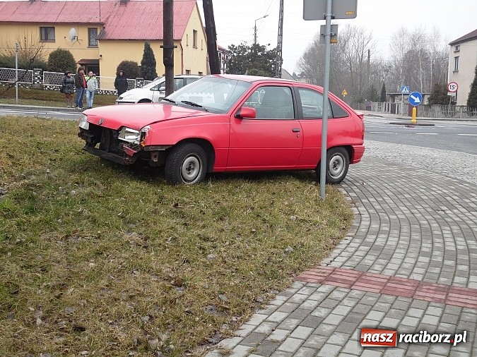 Zdjęcie w galerii na portalu naszraciborz.pl: Nie ustąpił pierwszeństwa i uderzył w samochód!  wiadomości z regionu