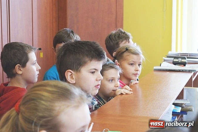 Zdjęcie w galerii na portalu naszraciborz.pl: Trzecioklasiści zachwyceni szkołą w Nędzy wiadomości z regionu