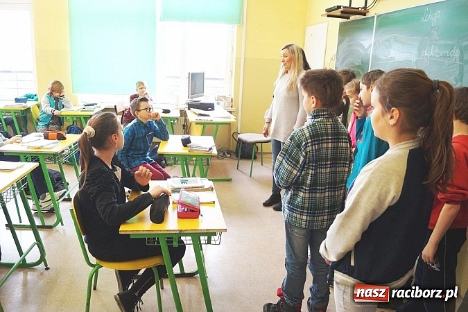 Zdjęcie w galerii na portalu naszraciborz.pl: Trzecioklasiści zachwyceni szkołą w Nędzy wiadomości z regionu