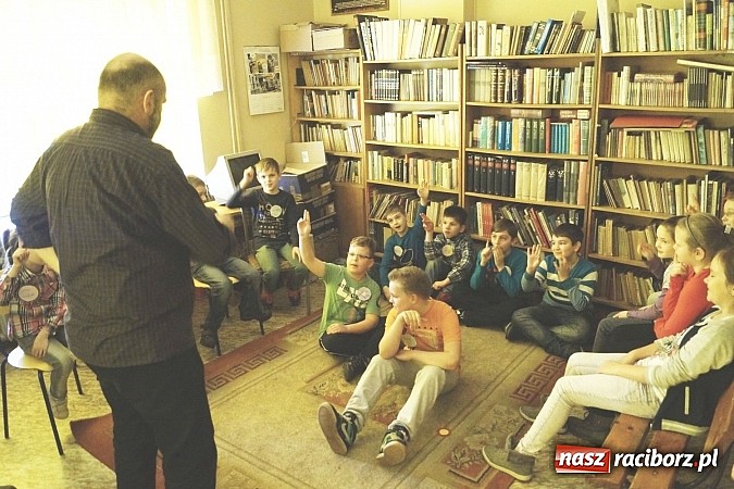 Zdjęcie w galerii na portalu naszraciborz.pl: Trzecioklasiści zachwyceni szkołą w Nędzy wiadomości z regionu