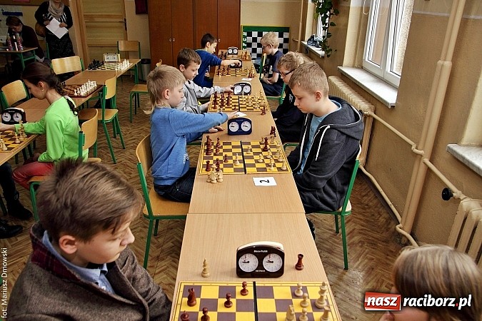 Zdjęcie w galerii na portalu naszraciborz.pl: Rejonowe zawody szachowe dziewcząt i chłopców w Tworkowie  wiadomości z regionu