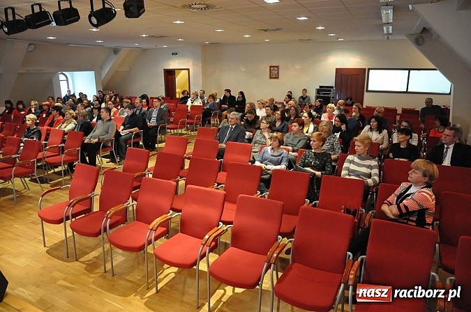 Zdjęcie w galerii na portalu naszraciborz.pl: Centra kształcenia zawodowego i ustawicznego receptą na słabsze nabory z powodu niżu. Budowlanka, Ekonomik i ZSZ razem wiadomości z regionu