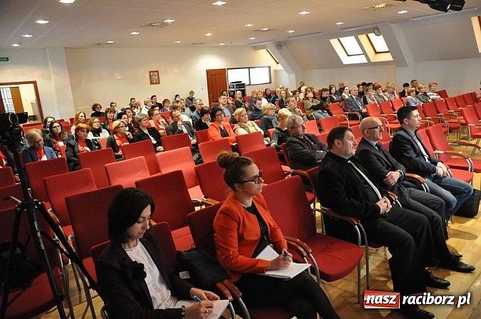 Zdjęcie w galerii na portalu naszraciborz.pl: Centra kształcenia zawodowego i ustawicznego receptą na słabsze nabory z powodu niżu. Budowlanka, Ekonomik i ZSZ razem wiadomości z regionu