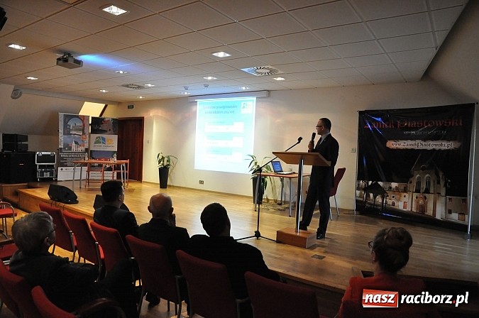 Zdjęcie w galerii na portalu naszraciborz.pl: Centra kształcenia zawodowego i ustawicznego receptą na słabsze nabory z powodu niżu. Budowlanka, Ekonomik i ZSZ razem wiadomości z regionu