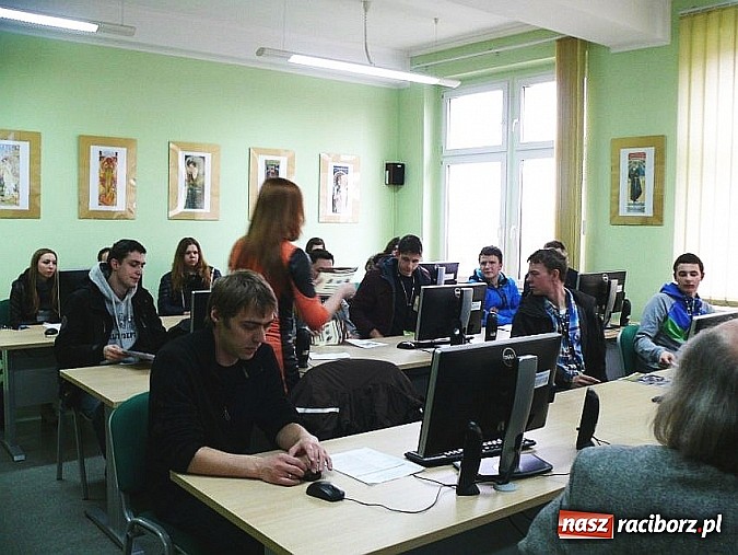 Zdjęcie w galerii na portalu naszraciborz.pl: Po raz trzeci czeskie warsztaty na Dniu Otwartym PWSZ  wiadomości z regionu