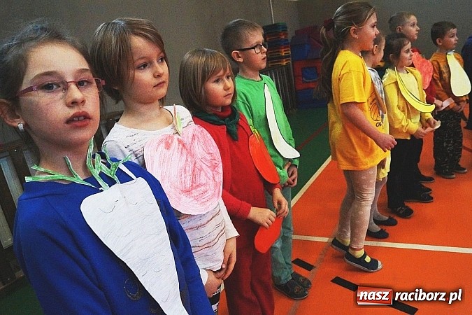 Zdjęcie w galerii na portalu naszraciborz.pl: Dzieci z Górek Śl. ostrzegają przed fast foodami  wiadomości z regionu