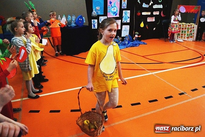 Zdjęcie w galerii na portalu naszraciborz.pl: Dzieci z Górek Śl. ostrzegają przed fast foodami  wiadomości z regionu