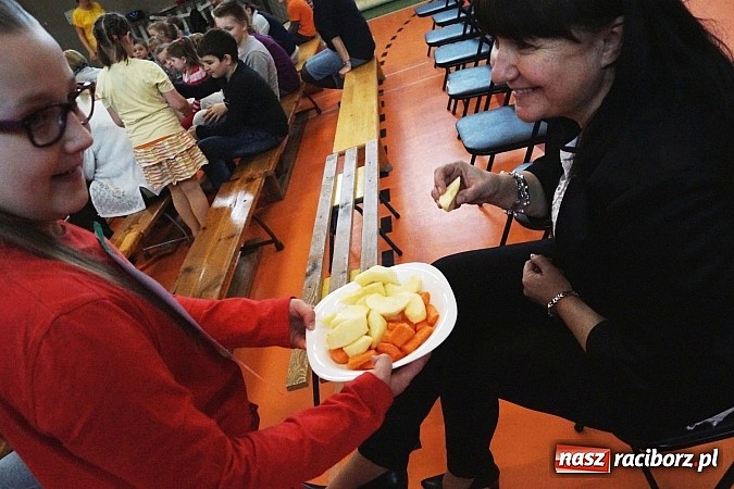 Zdjęcie w galerii na portalu naszraciborz.pl: Dzieci z Górek Śl. ostrzegają przed fast foodami  wiadomości z regionu
