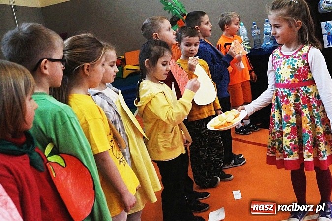 Zdjęcie w galerii na portalu naszraciborz.pl: Dzieci z Górek Śl. ostrzegają przed fast foodami  wiadomości z regionu