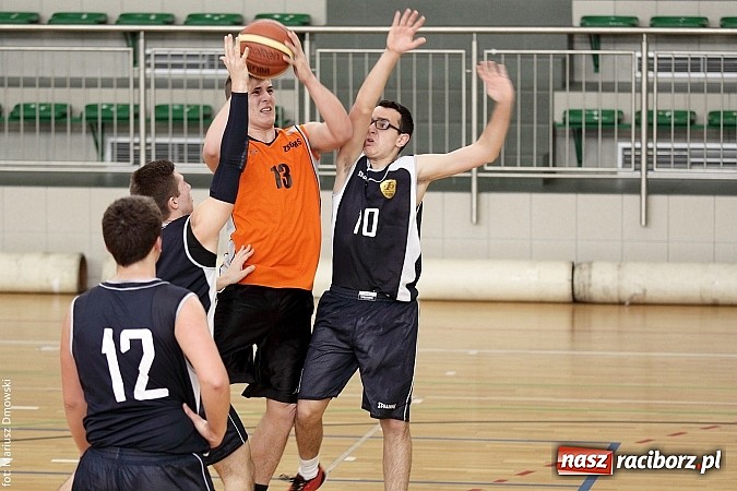 Zdjęcie w galerii na portalu naszraciborz.pl: I LO najlepsze w koszykówce chłopców wiadomości z regionu