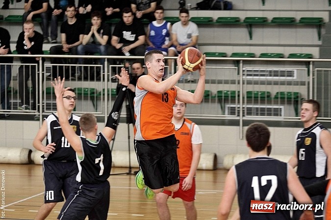 Zdjęcie w galerii na portalu naszraciborz.pl: I LO najlepsze w koszykówce chłopców wiadomości z regionu