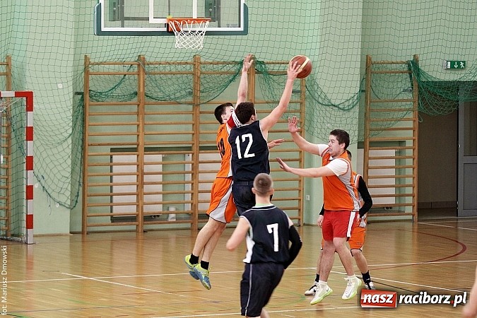 Zdjęcie w galerii na portalu naszraciborz.pl: I LO najlepsze w koszykówce chłopców wiadomości z regionu