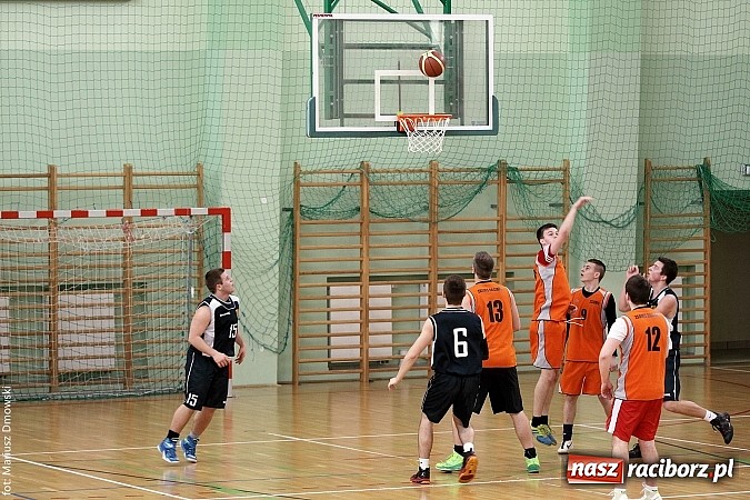 Zdjęcie w galerii na portalu naszraciborz.pl: I LO najlepsze w koszykówce chłopców wiadomości z regionu