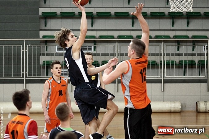 Zdjęcie w galerii na portalu naszraciborz.pl: I LO najlepsze w koszykówce chłopców wiadomości z regionu